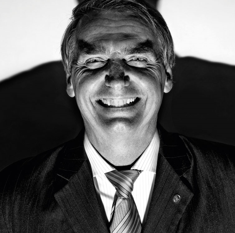 Bolsonaro em preto e branco